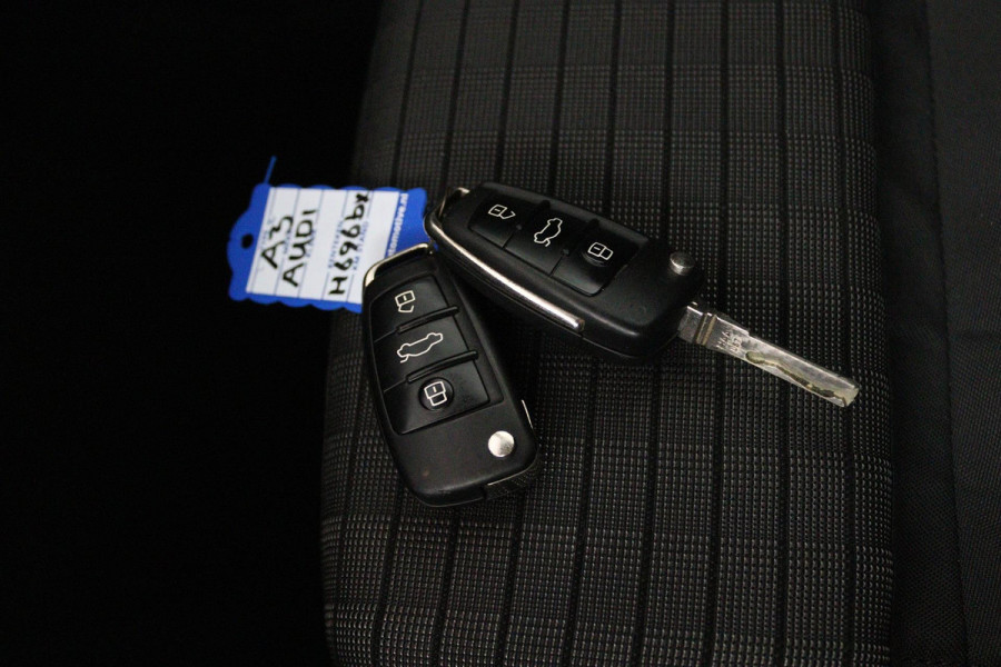 Audi A3 Sportback 30 TFSI Advance (PARKEERSENSOREN, DIGITAAL DASHBOARD, CRUISE CONTROL, NAVIGATIE)
