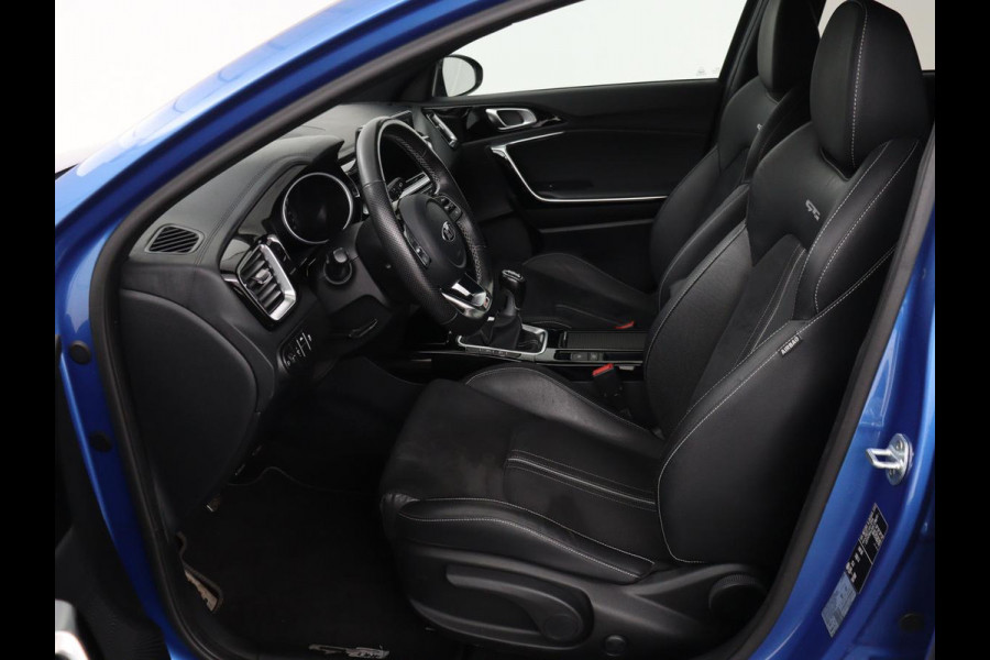 Kia Ceed 1.4 T-GDi GT-Line | Panoramadak | Stoel & stuurverwarming | Camera | Leder/Alcantara | Carplay | Full LED | Navigatie | Keyless
