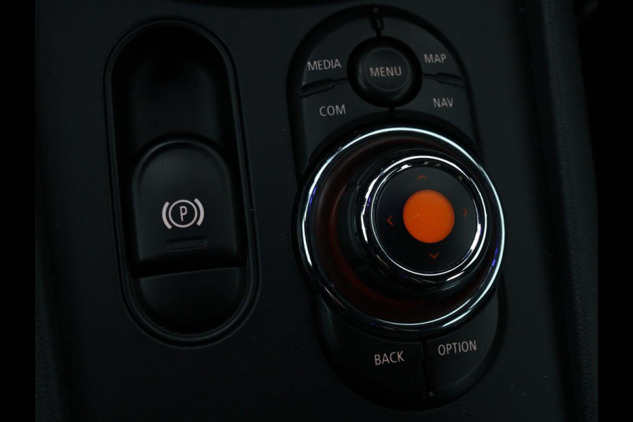 MINI Clubman 1.5 Cooper Chili | 1e eigenaar | Adaptive cruise | Carplay | Full LED | Navigatie | Harman/Kardon | Parkeerhulp | Climate control
