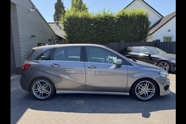 Mercedes-Benz B-Klasse 180 d AMG | Camera | Carplay | Navigatie | Stoelverwarming | Cruise Control |