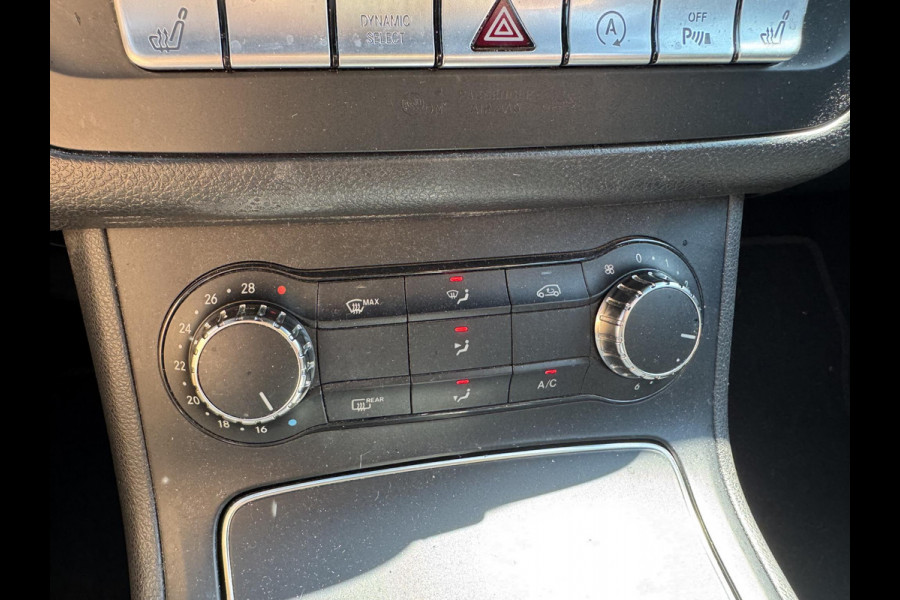 Mercedes-Benz B-Klasse 180 d AMG | Camera | Carplay | Navigatie | Stoelverwarming | Cruise Control |