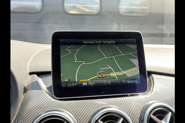 Mercedes-Benz B-Klasse 180 d AMG | Camera | Carplay | Navigatie | Stoelverwarming | Cruise Control |