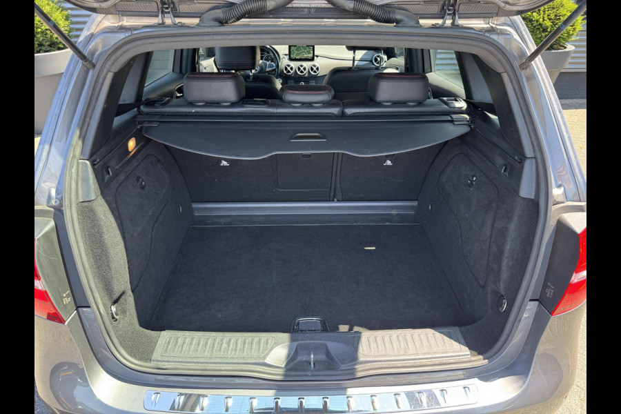 Mercedes-Benz B-Klasse 180 d AMG | Camera | Carplay | Navigatie | Stoelverwarming | Cruise Control |