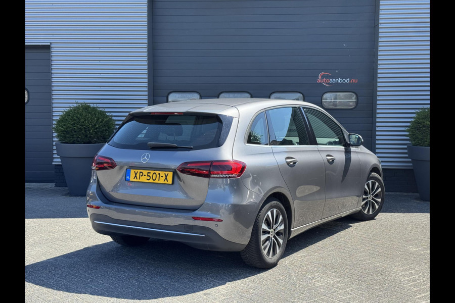 Mercedes-Benz B-Klasse 180d Business Solution | Camera | Lane Assist | Widescreen | Lichtmetalen Velgen | Elektrische Achterklep |
