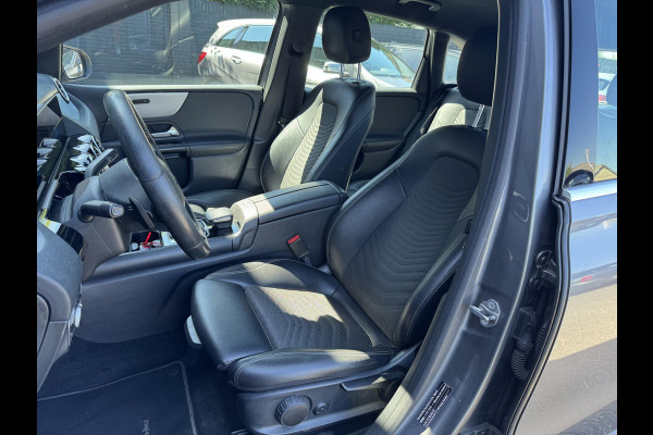 Mercedes-Benz B-Klasse 180d Business Solution | Camera | Lane Assist | Widescreen | Lichtmetalen Velgen | Elektrische Achterklep |