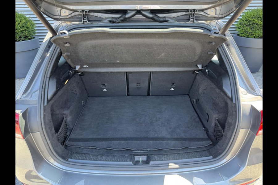 Mercedes-Benz B-Klasse 180d Business Solution | Camera | Lane Assist | Widescreen | Lichtmetalen Velgen | Elektrische Achterklep |