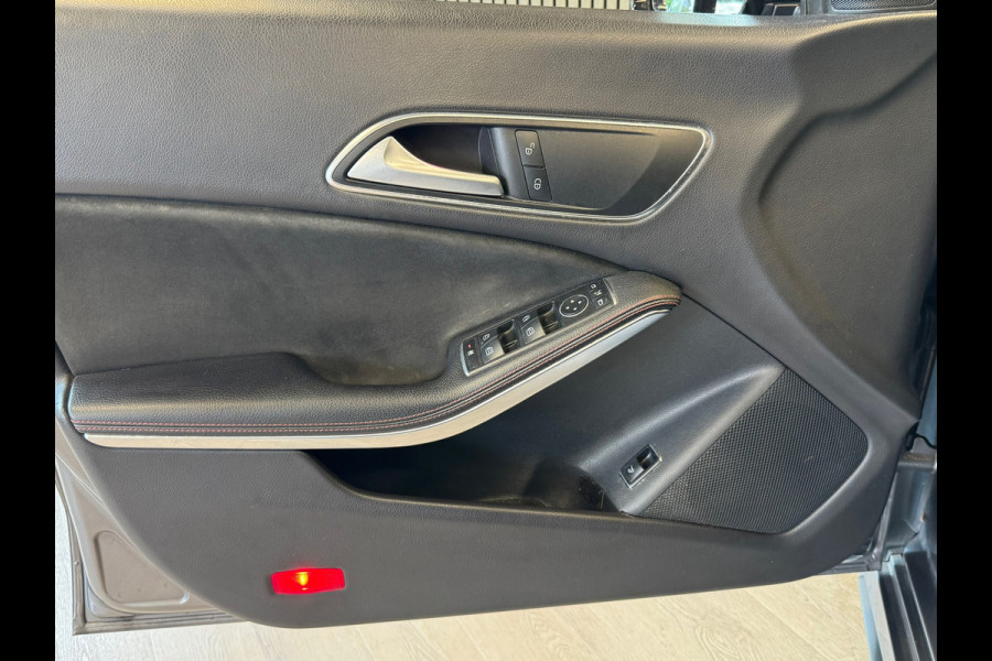 Mercedes-Benz CLA-Klasse AMG 200 Prestige AUT. PANORAMADAK AIRCO CAMERA CRUISE NAVIGATIE PDC STOELVERWARMING