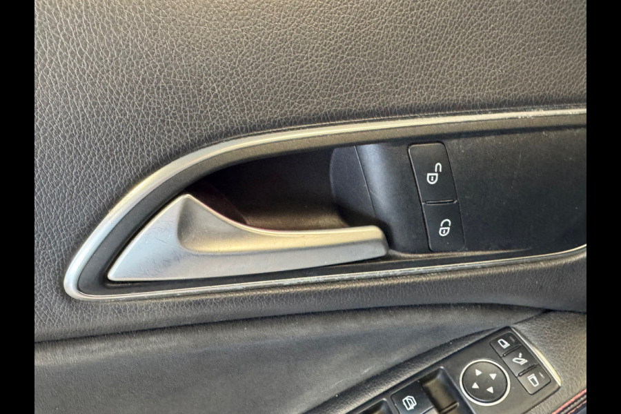Mercedes-Benz CLA-Klasse AMG 200 Prestige AUT. PANORAMADAK AIRCO CAMERA CRUISE NAVIGATIE PDC STOELVERWARMING