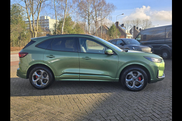 Ford Kuga 2.5 PHEV ST-Line X 243pk Voorraad | Wegklapbare Trekhaak | Winterpack | 2.100kg Trekgewicht | Bursting Green
