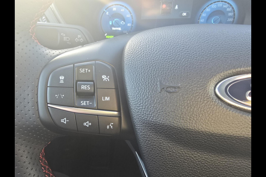 Ford Kuga 2.5 PHEV ST-Line X 243pk Voorraad | Wegklapbare Trekhaak | Winterpack | 2.100kg Trekgewicht | Bursting Green