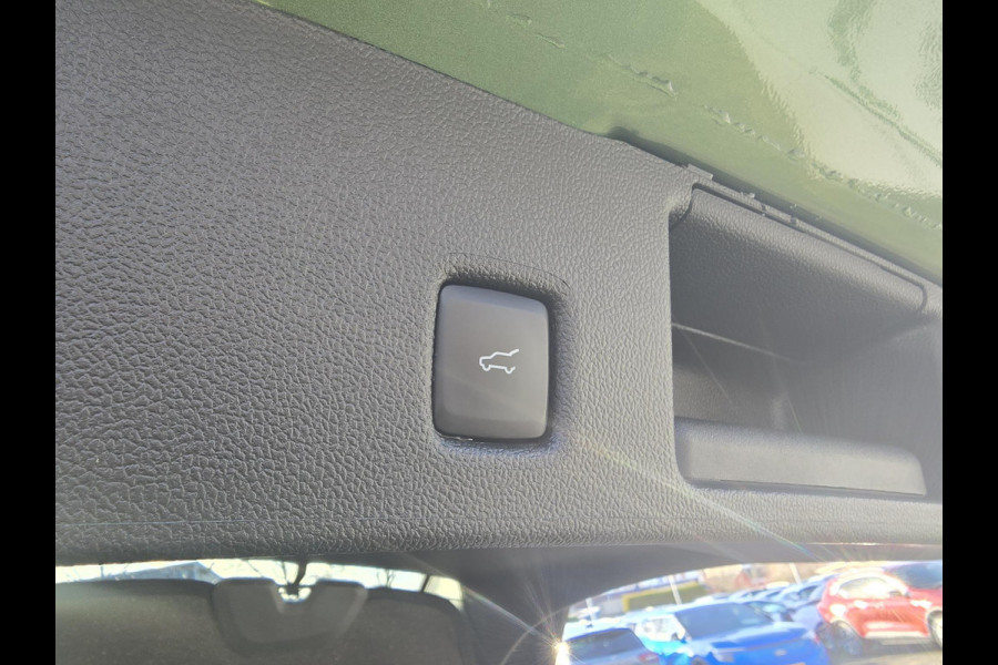 Ford Kuga 2.5 PHEV ST-Line X 243pk Voorraad | Wegklapbare Trekhaak | Winterpack | 2.100kg Trekgewicht | Bursting Green