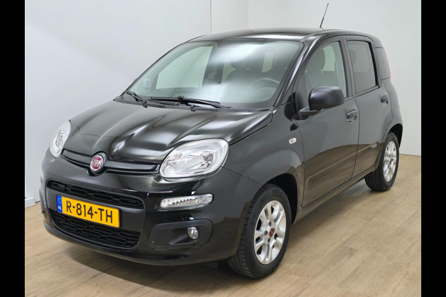 Fiat Panda Occasion 1.2 Popstar in zwart | Sportieve look | Trekhaak | Tweedehands Fiat Panda | Veel ruimte in de auto | Airco