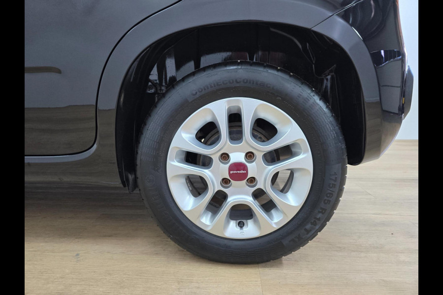 Fiat Panda Occasion 1.2 Popstar in zwart | Sportieve look | Trekhaak | Tweedehands Fiat Panda | Veel ruimte in de auto | Airco
