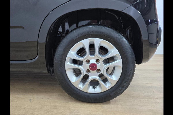 Fiat Panda Occasion 1.2 Popstar in zwart | Sportieve look | Trekhaak | Tweedehands Fiat Panda | Veel ruimte in de auto | Airco