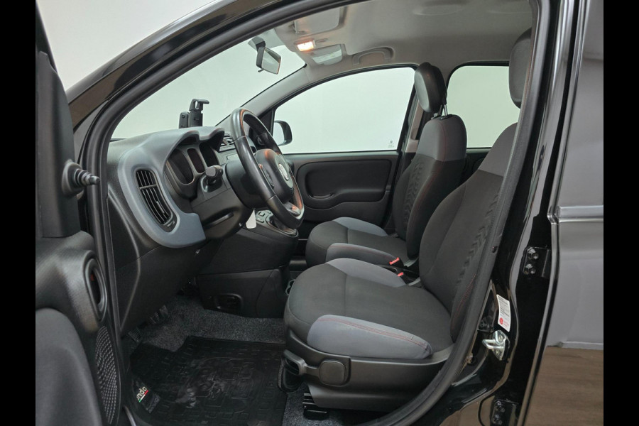Fiat Panda Occasion 1.2 Popstar in zwart | Sportieve look | Trekhaak | Tweedehands Fiat Panda | Veel ruimte in de auto | Airco