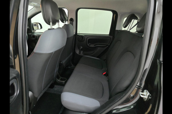 Fiat Panda Occasion 1.2 Popstar in zwart | Sportieve look | Trekhaak | Tweedehands Fiat Panda | Veel ruimte in de auto | Airco