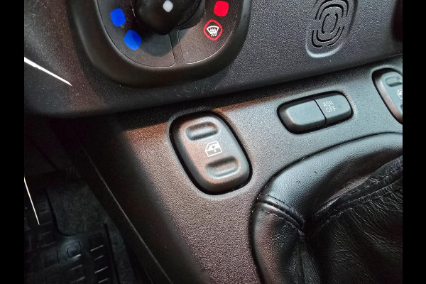 Fiat Panda Occasion 1.2 Popstar in zwart | Sportieve look | Trekhaak | Tweedehands Fiat Panda | Veel ruimte in de auto | Airco