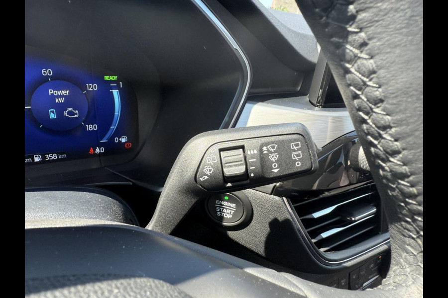 Ford Kuga 2.5 PHEV Titanium X 225pk | Panoramadak | Trekhaak | Winter Pack | Adaptive cruise control | Elektrische achterklep | Bang&Olfusen