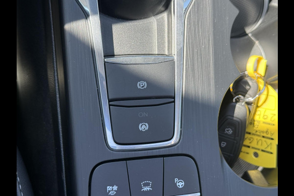 Ford Kuga 2.5 PHEV Titanium X 225pk | Panoramadak | Trekhaak | Winter Pack | Adaptive cruise control | Elektrische achterklep | Bang&Olfusen