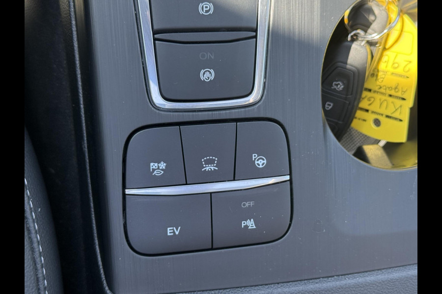Ford Kuga 2.5 PHEV Titanium X 225pk | Panoramadak | Trekhaak | Winter Pack | Adaptive cruise control | Elektrische achterklep | Bang&Olfusen