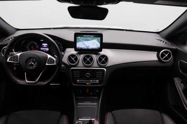 Mercedes-Benz CLA-Klasse Shooting Brake 180 Business Solution AMG Alcantara Camera Origineel NL