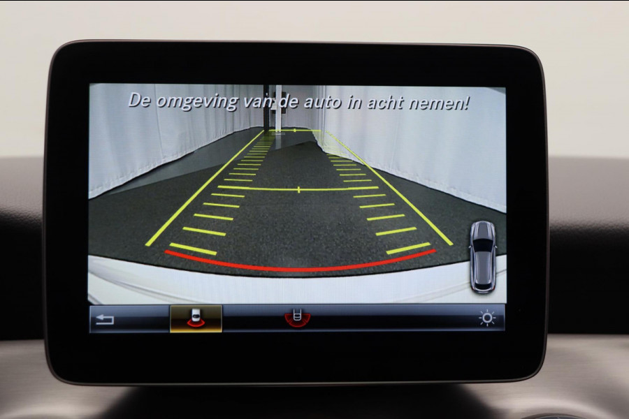 Mercedes-Benz CLA-Klasse Shooting Brake 180 Business Solution AMG Alcantara Camera Origineel NL
