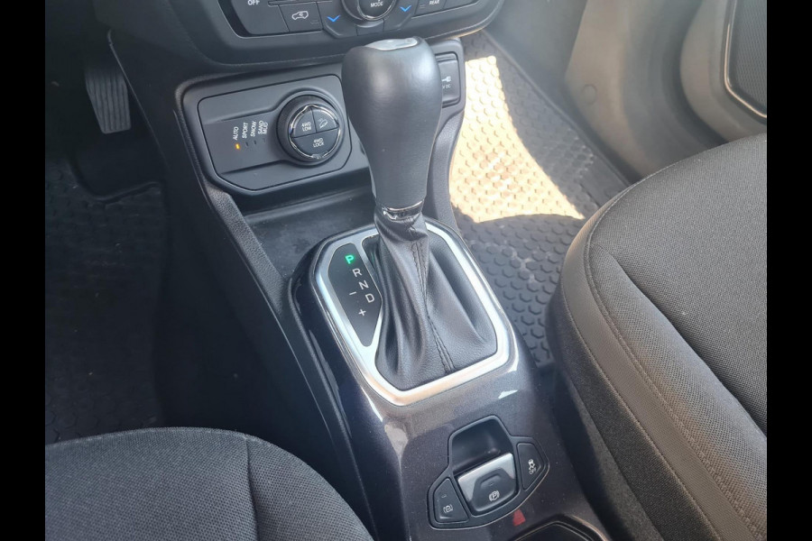 Jeep Renegade 4xe 240 Plug-in Hybrid Electric S | Kenwood Audio | blind-spot | 19" velgen | navigatie