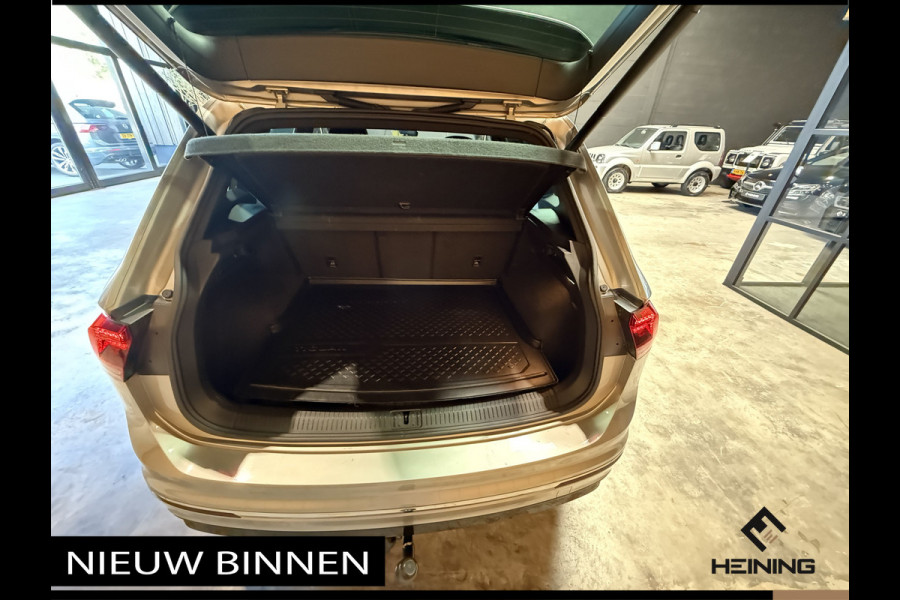 Volkswagen Tiguan 1.5 TSI ACT Comfortline Business R-Line. Navi. Apple-carplay. Trekhaak. Hollandse auto met NAP