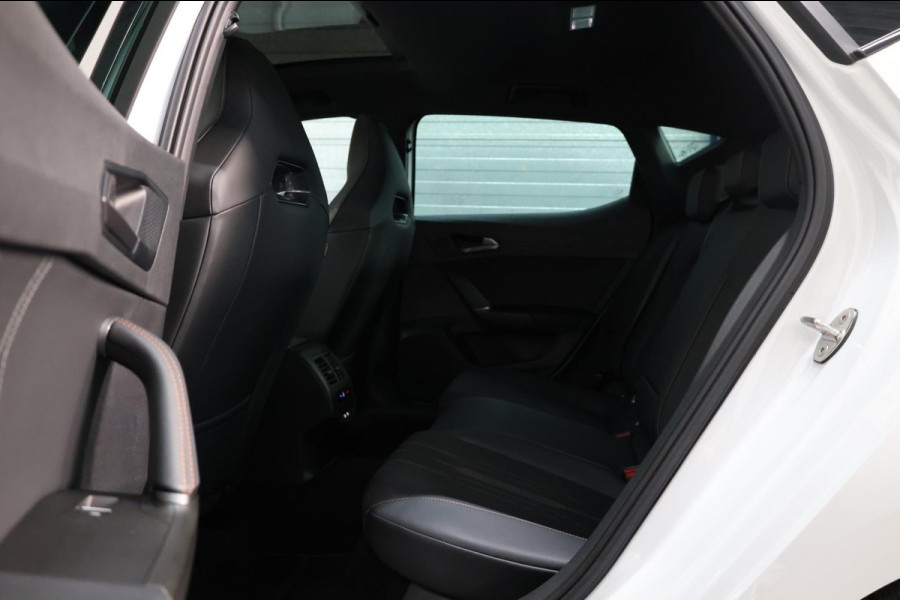 CUPRA Leon 2.0 TSI VZ 300+PK LED/VIRTUAL/SFEER/PANO/HALF LEER+S.VERWARMING/19"/CAM/ACC/ECC/12 MDN GARANTIE!
