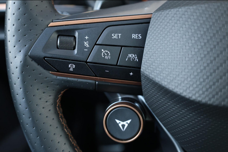 CUPRA Leon 2.0 TSI VZ 300+PK LED/VIRTUAL/SFEER/PANO/HALF LEER+S.VERWARMING/19"/CAM/ACC/ECC/12 MDN GARANTIE!