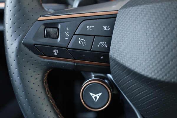CUPRA Leon 2.0 TSI VZ 300+PK LED/VIRTUAL/SFEER/PANO/HALF LEER+S.VERWARMING/19"/CAM/ACC/ECC/12 MDN GARANTIE!
