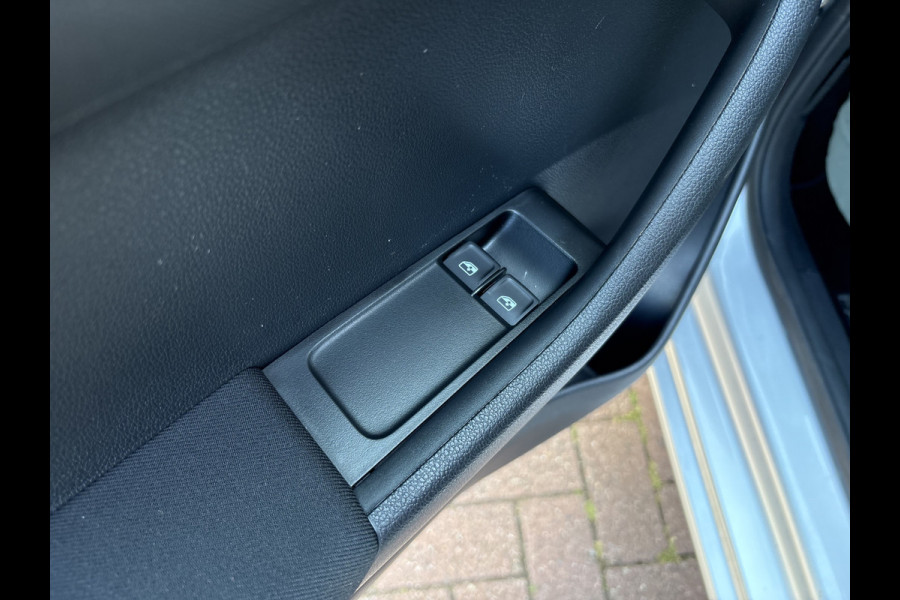 Škoda Fabia Combi 1.0 TSi 95pk Ambition NAVI/CARPLAY/CRUISE/PDC
