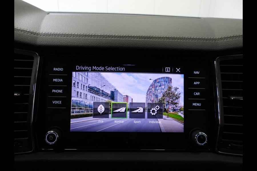 Škoda Kodiaq 1.5 TSI Aut. Business Edition Plus 7-Pers. NAVI/CAMERA/LED/TREKHAAK/18"LMV!