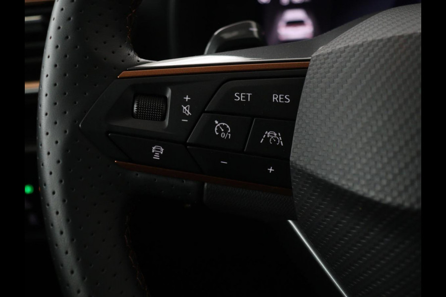 CUPRA Formentor 1.4 e-Hybrid VZ | 245pk | Stoel & stuurverwarming | Trekhaak | 360 camera | Carplay | Adaptive cruise | Navigatie | Sfeerverlichting | Full LED | Keyless | PHEV