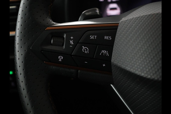 CUPRA Formentor 1.4 e-Hybrid VZ | 245pk | Stoel & stuurverwarming | Trekhaak | 360 camera | Carplay | Adaptive cruise | Navigatie | Sfeerverlichting | Full LED | Keyless | PHEV