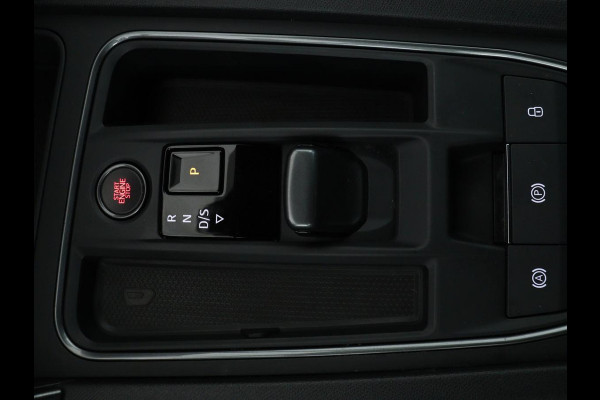 CUPRA Formentor 1.4 e-Hybrid VZ | 245pk | Stoel & stuurverwarming | Trekhaak | 360 camera | Carplay | Adaptive cruise | Navigatie | Sfeerverlichting | Full LED | Keyless | PHEV