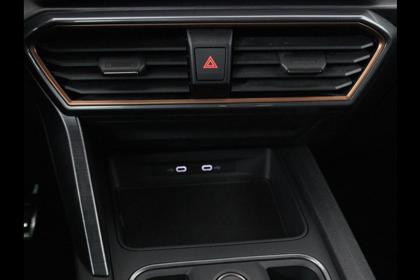CUPRA Formentor 1.4 e-Hybrid VZ | 245pk | Stoel & stuurverwarming | Trekhaak | 360 camera | Carplay | Adaptive cruise | Navigatie | Sfeerverlichting | Full LED | Keyless | PHEV