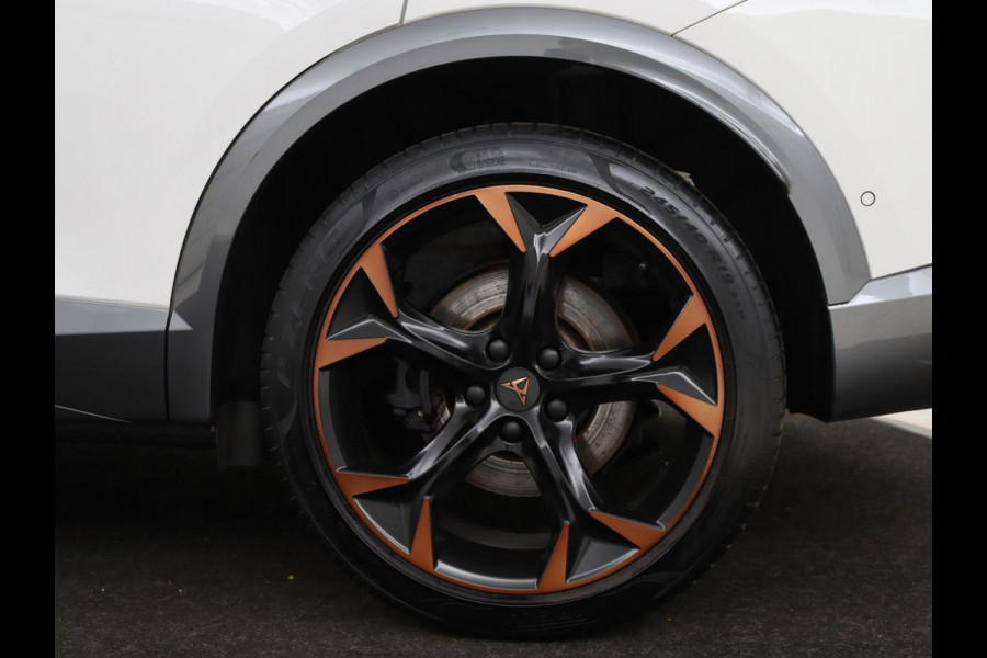 CUPRA Formentor 1.4 e-Hybrid VZ | 245pk | Stoel & stuurverwarming | Trekhaak | 360 camera | Carplay | Adaptive cruise | Navigatie | Sfeerverlichting | Full LED | Keyless | PHEV