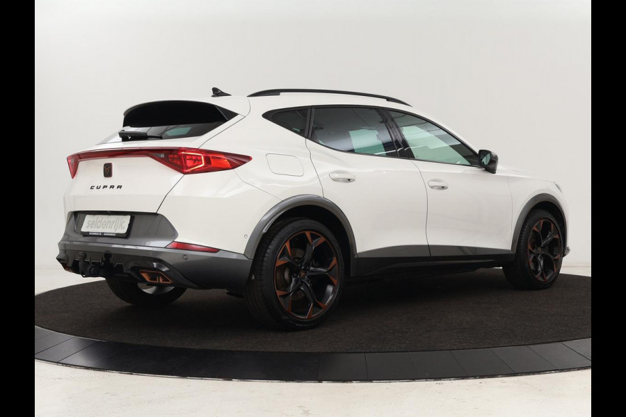 CUPRA Formentor 1.4 e-Hybrid VZ | 245pk | Stoel & stuurverwarming | Trekhaak | 360 camera | Carplay | Adaptive cruise | Navigatie | Sfeerverlichting | Full LED | Keyless | PHEV