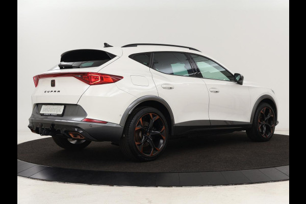 CUPRA Formentor 1.4 e-Hybrid VZ | 245pk | Stoel & stuurverwarming | Trekhaak | 360 camera | Carplay | Adaptive cruise | Navigatie | Sfeerverlichting | Full LED | Keyless | PHEV