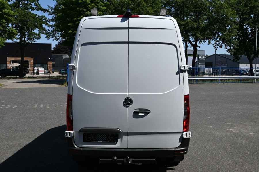 Mercedes-Benz Sprinter 317 CDI L2H2 2800 kg trekhaak, MBUX navigatie met camera, Geveerde stoelen