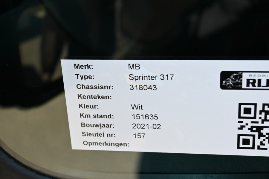 Mercedes-Benz Sprinter 317 CDI L2H2 2800 kg trekhaak, MBUX navigatie met camera, Geveerde stoelen