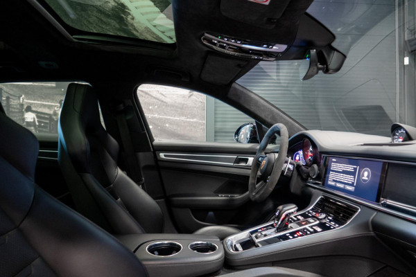 Porsche Panamera Sport Turismo 4.0 GTS *Sport-Design / BOSE / Panorama / Soft-Close / Standkachel / InnoDrive / HUD / Sport-uitlaat*
