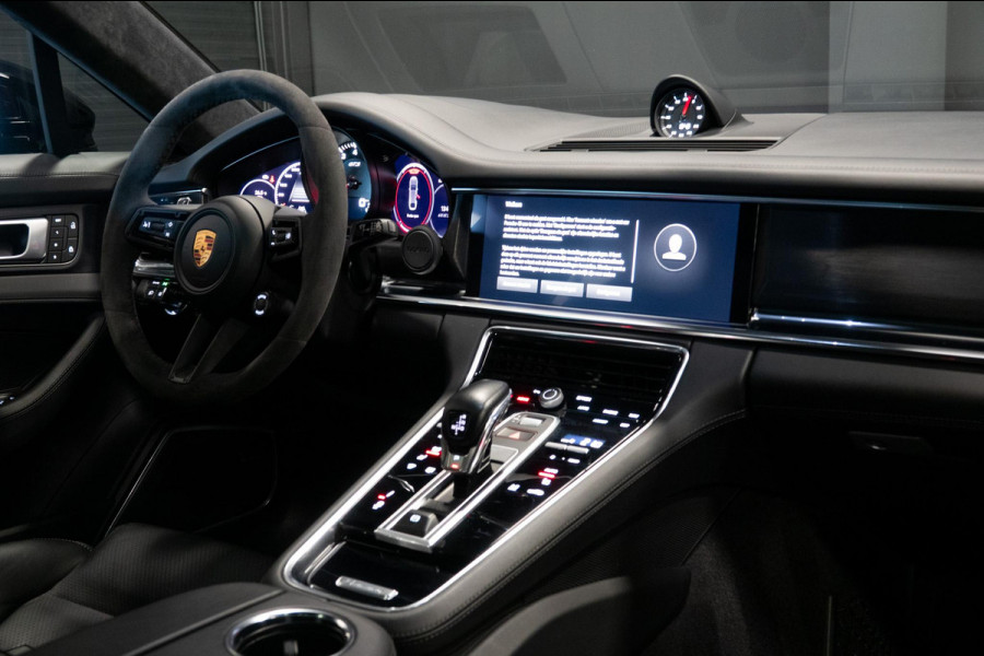 Porsche Panamera Sport Turismo 4.0 GTS *Sport-Design / BOSE / Panorama / Soft-Close / Standkachel / InnoDrive / HUD / Sport-uitlaat*