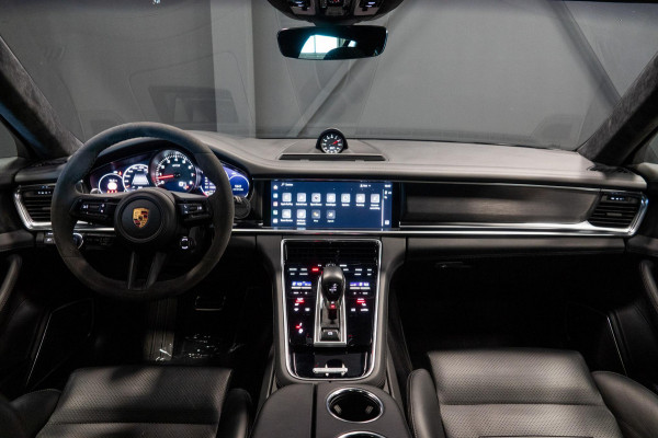 Porsche Panamera Sport Turismo 4.0 GTS *Sport-Design / BOSE / Panorama / Soft-Close / Standkachel / InnoDrive / HUD / Sport-uitlaat*