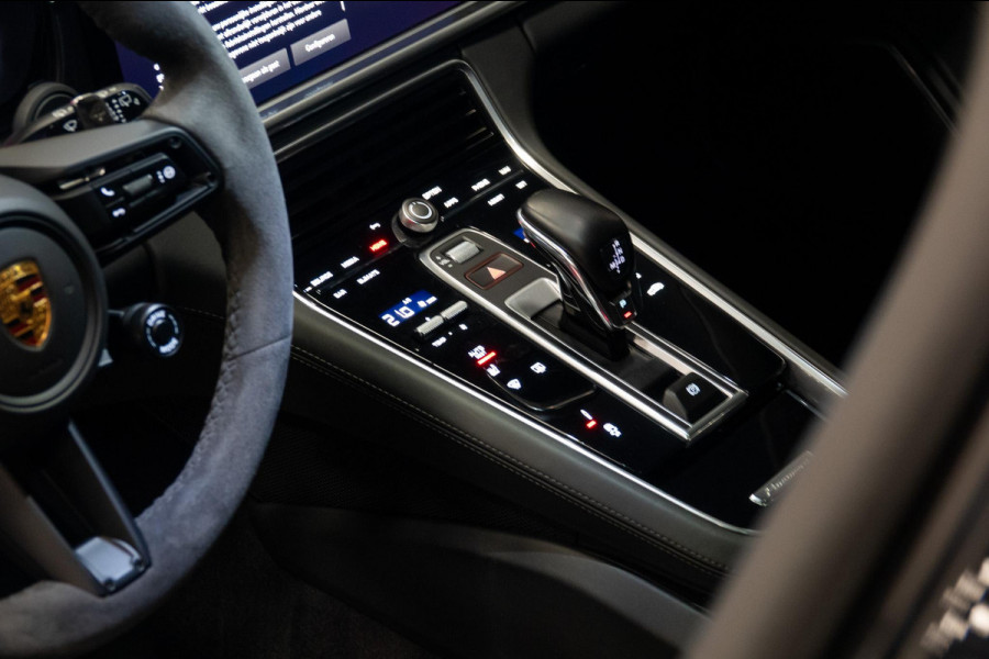 Porsche Panamera Sport Turismo 4.0 GTS *Sport-Design / BOSE / Panorama / Soft-Close / Standkachel / InnoDrive / HUD / Sport-uitlaat*