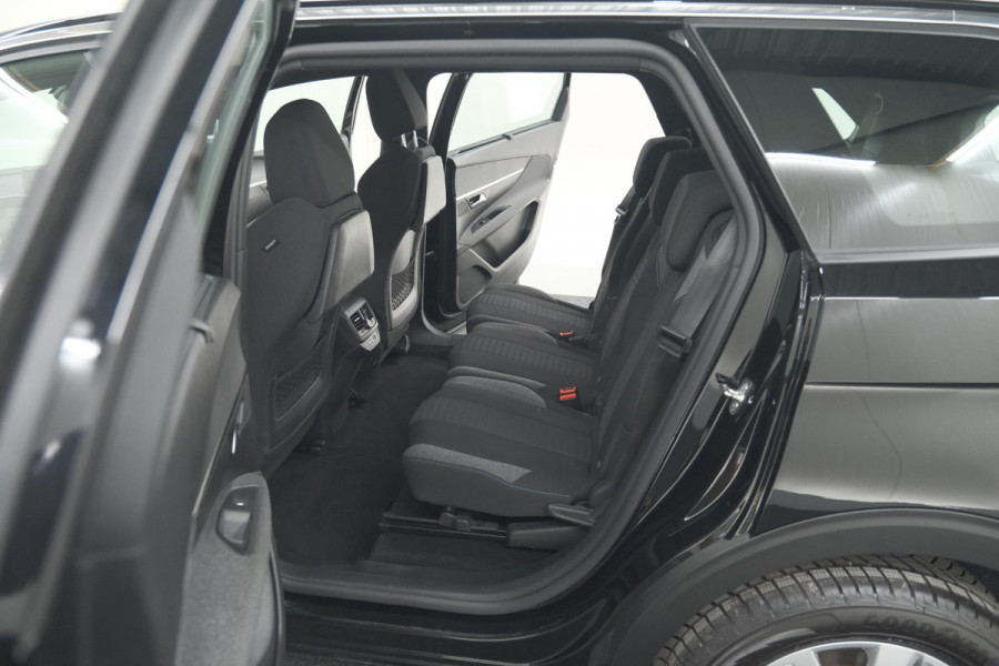 Peugeot 5008 PureTech 130 EAT8 Active Pack Business | 7 Zitplaatsen | Camera | Navigatie | Apple Carplay | Parkeersensoren