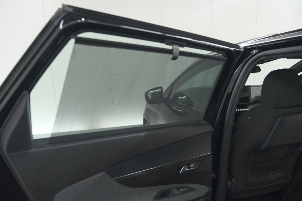 Peugeot 5008 PureTech 130 EAT8 Active Pack Business | 7 Zitplaatsen | Camera | Navigatie | Apple Carplay | Parkeersensoren
