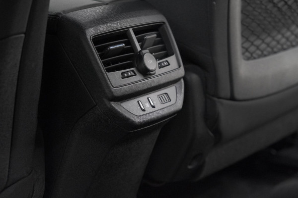 Peugeot 5008 PureTech 130 EAT8 Active Pack Business | 7 Zitplaatsen | Camera | Navigatie | Apple Carplay | Parkeersensoren