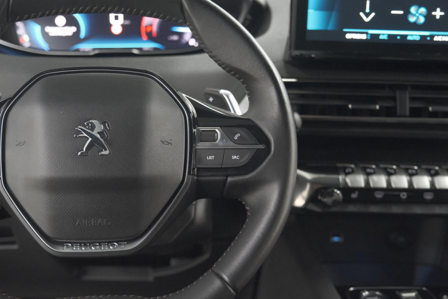 Peugeot 5008 PureTech 130 EAT8 Active Pack Business | 7 Zitplaatsen | Camera | Navigatie | Apple Carplay | Parkeersensoren